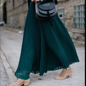 Club Monaco Pleated Maxi Skirt, size 0